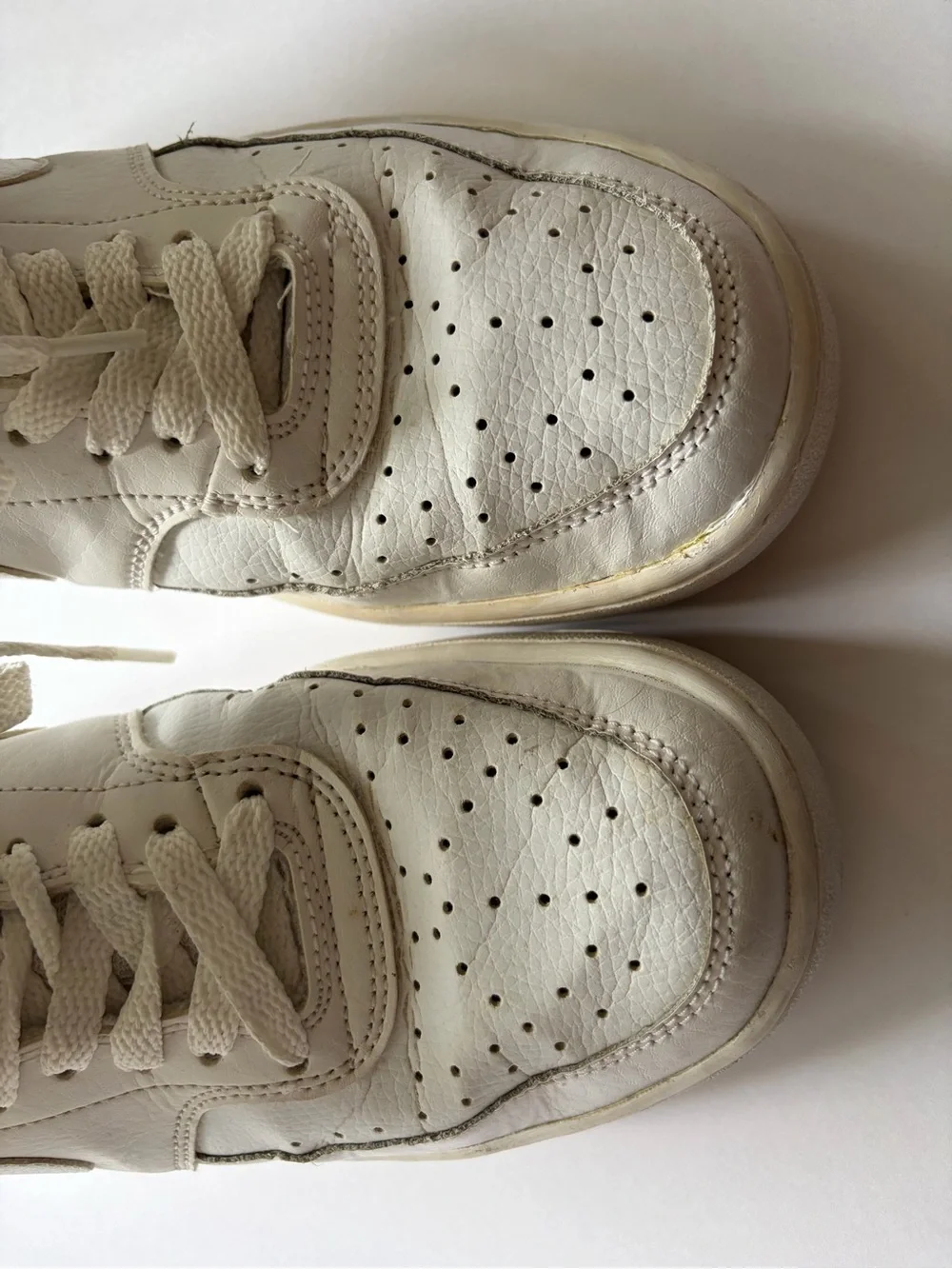 Nike Court Vision Mid in White. Size: 7.5 M